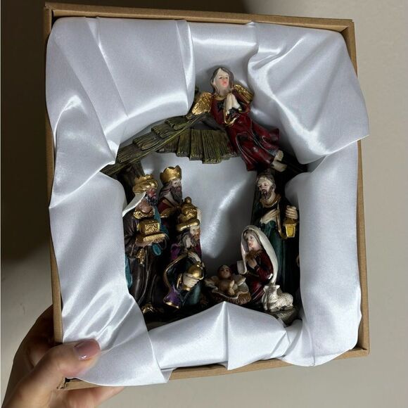 Christmas Nativity Figurines Resin Status for Holiday Decoration Displa - Picture 8 of 11